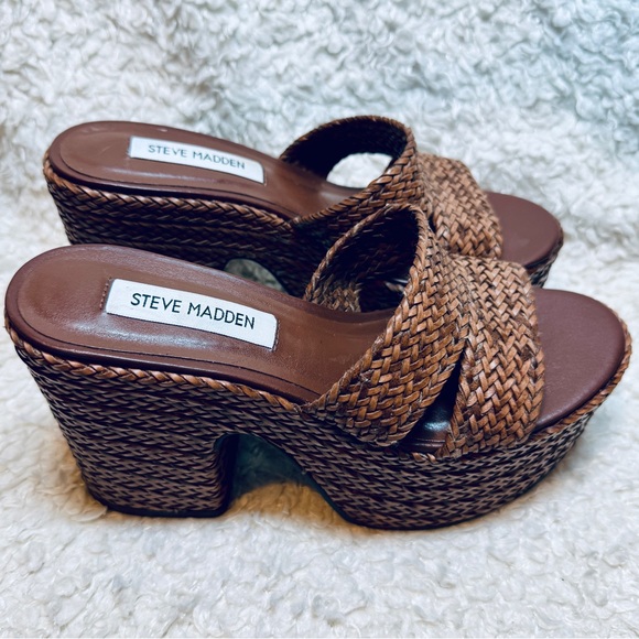 Steve Madden Gianni Woven Platform Sandals - Picture 10 of 11